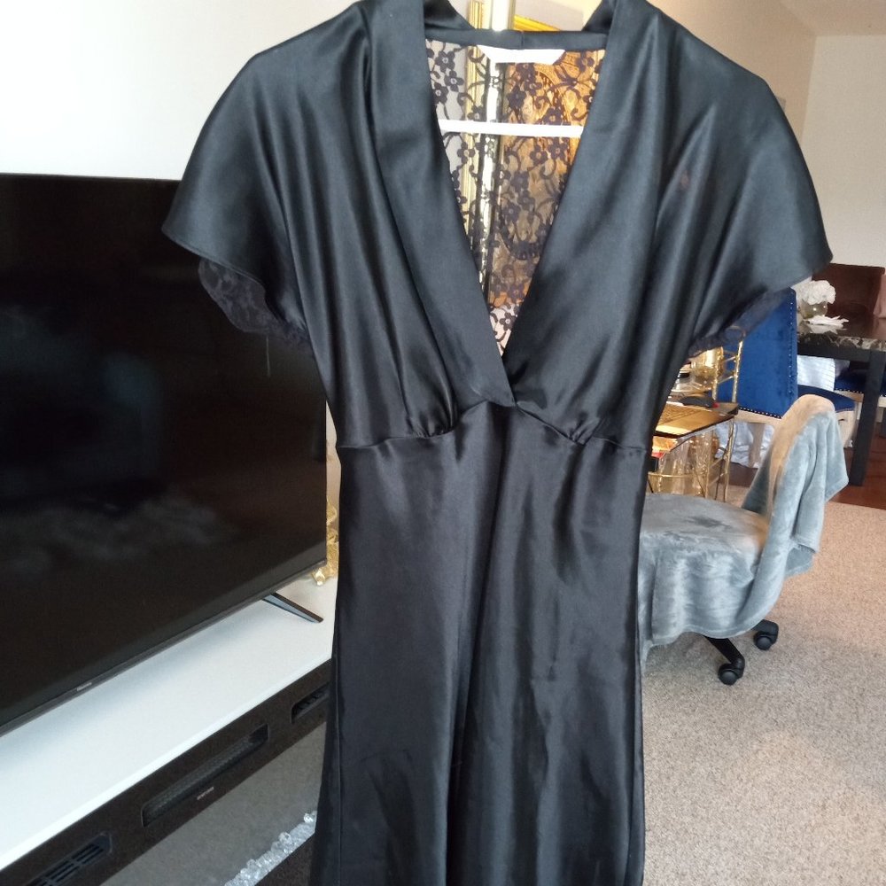 SATIN NIGHT GOWN MEDIUM